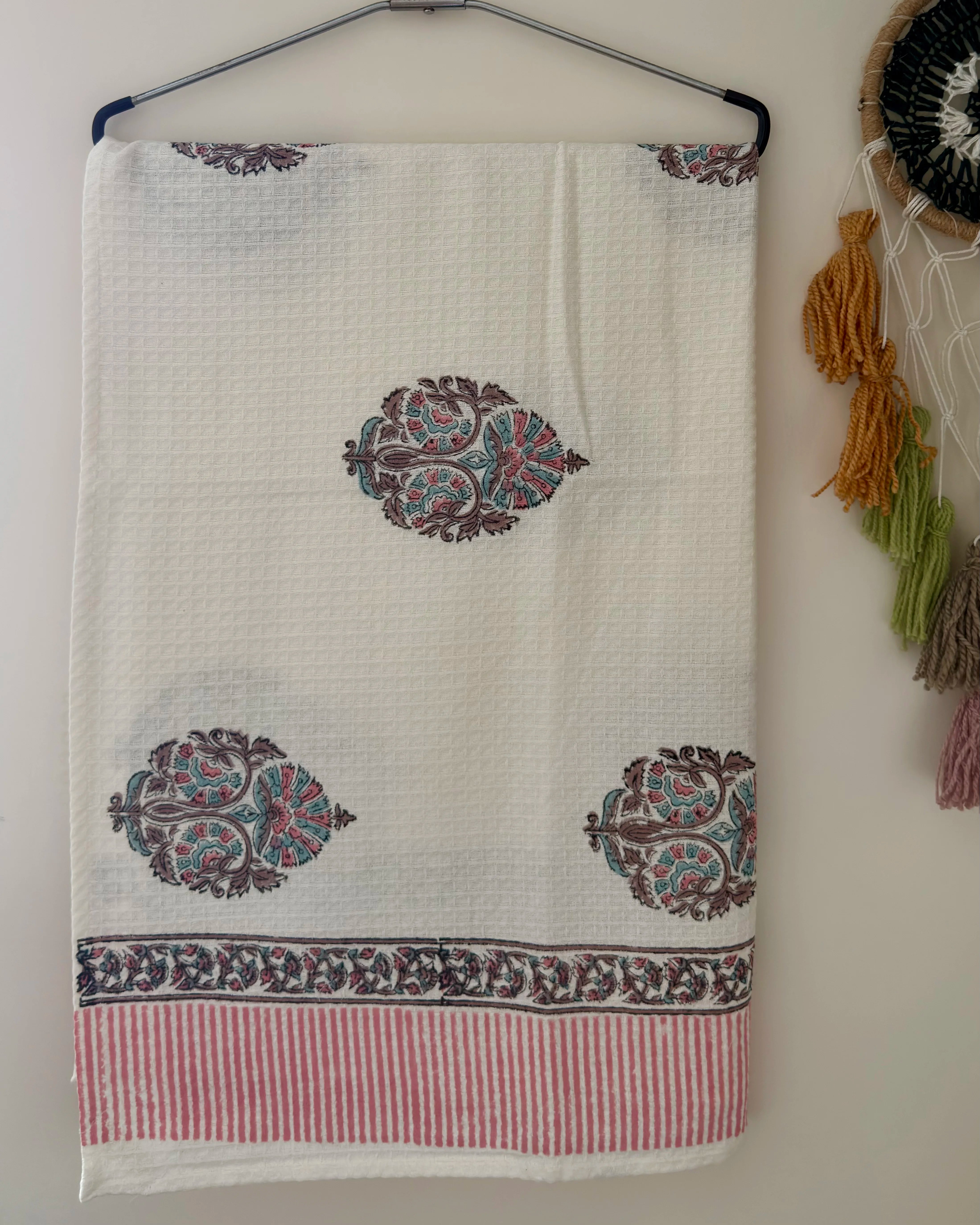 Gulnaar Paisley Waffel Cotton Towel