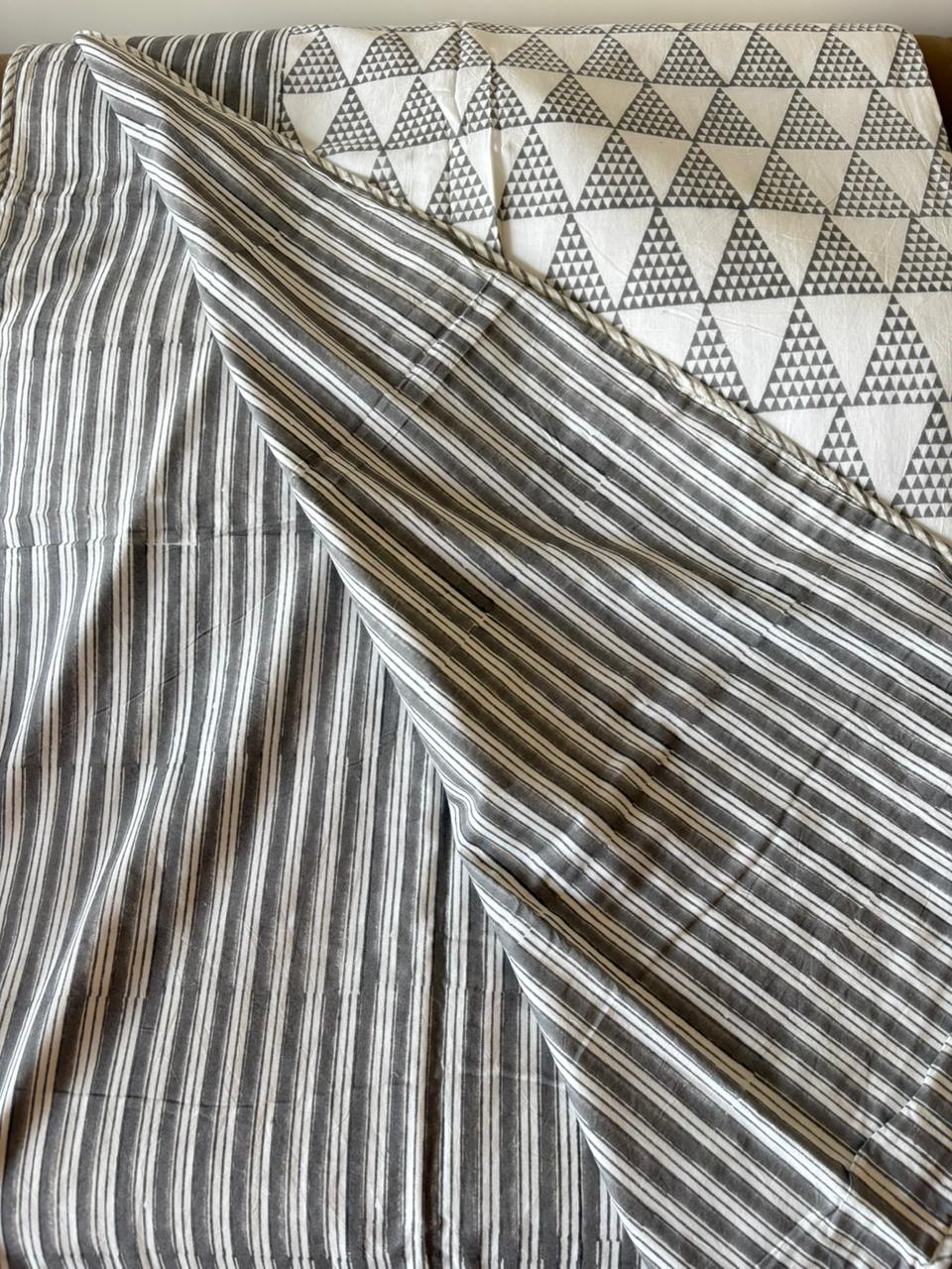 Grey triangle handblock dohar