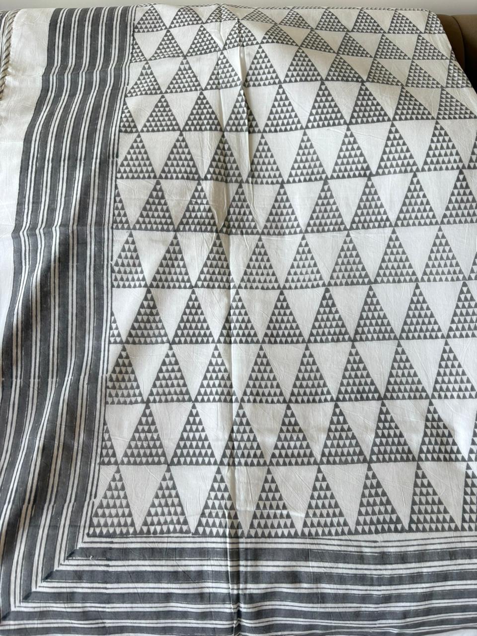 Grey triangle handblock dohar